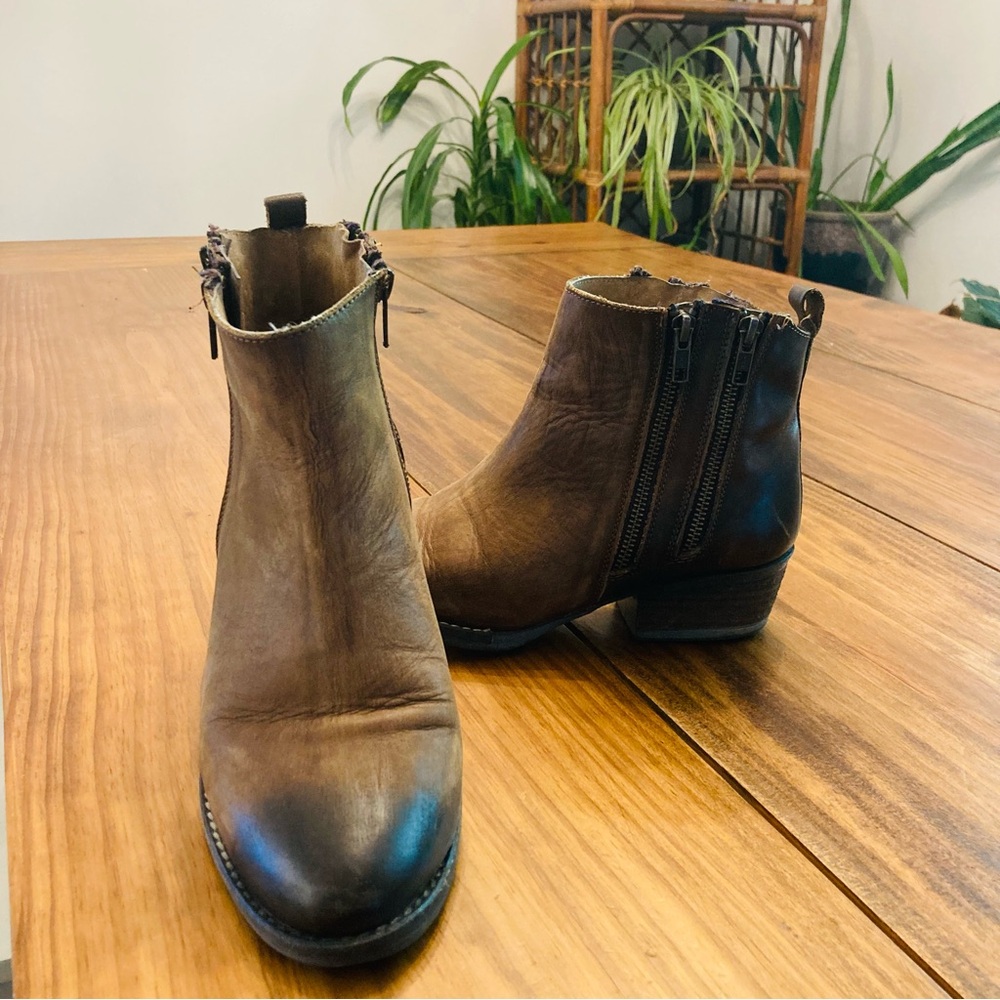Circle G Brown Leather Ankle Booties